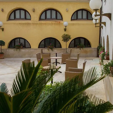 Kastel Hotel