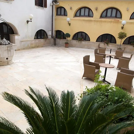 Kastel מלון קריקווניצה