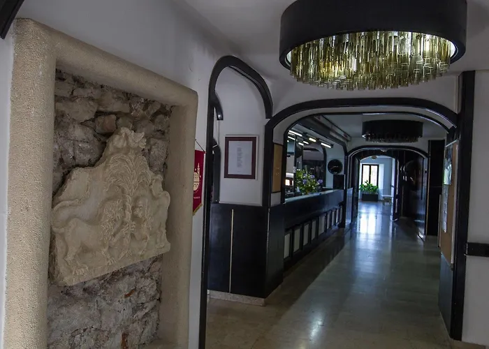 Ξενοδοχείο Kastel 3*